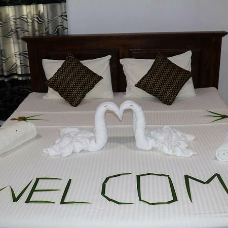 Deshani Holiday Inn Дамбула Екстериор снимка