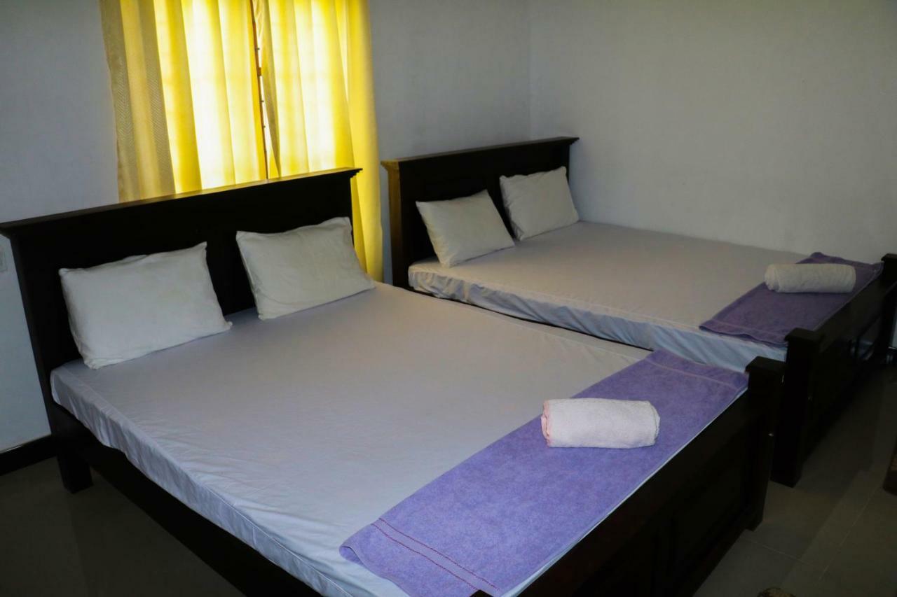 Deshani Holiday Inn Дамбула Екстериор снимка